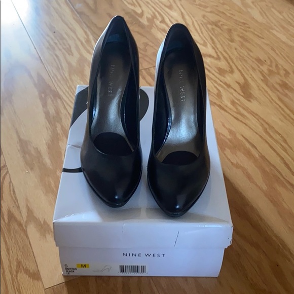 nine west black platform heels